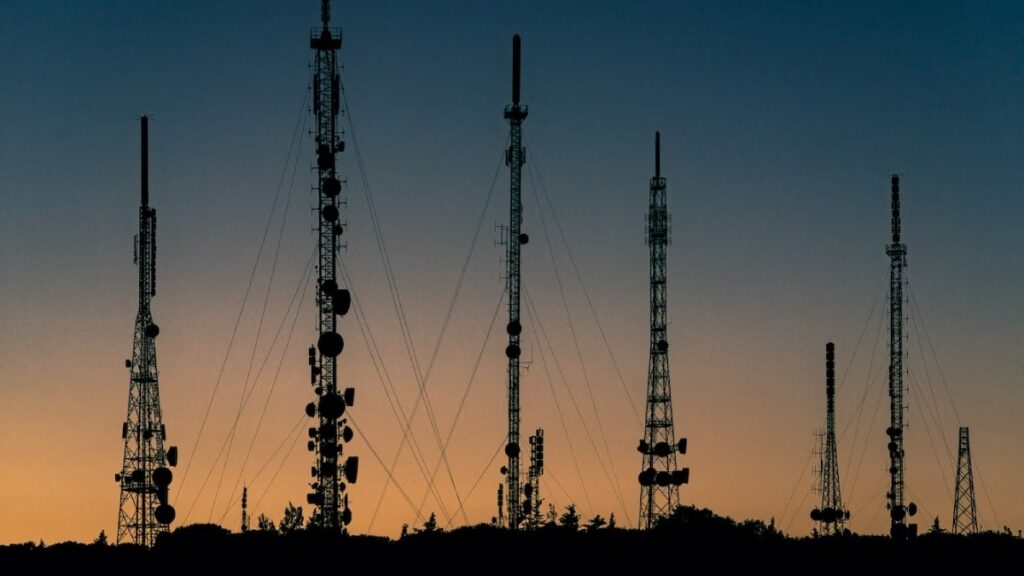 Spectrum auction worth Rs 96238 crore begins Jio Airtel Vi will compete