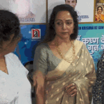 Hema Malini gets uncomfortable with a woman’s touch, said hath mat lagao | Hema Malini got uncomfortable with a woman’s touch: She got irritated when she was touched and said – don’t touch me, got trolled on social media