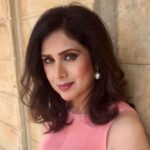 ‘Male stars don’t have to look after kids’: Meenakshi Sheshadri | ‘Male stars don’t have to look after kids’: Meenakshi Sheshadri told the reason for male stars staying long in Bollywood; Actress had to leave the industry after marriage