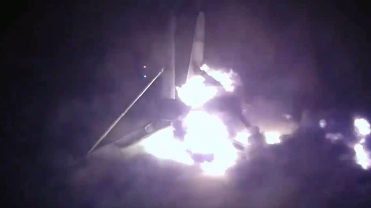 SpaceX Falcon 9 rocket booster returning after launch became a ball of fire video