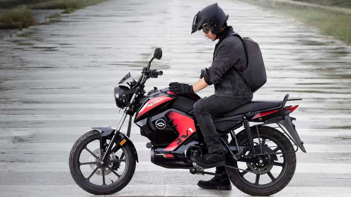 Revolt RV1 Electric Motorcycle 16000 Bookings in First Week of Launch Price Starting Rs 84990 Specifications Details