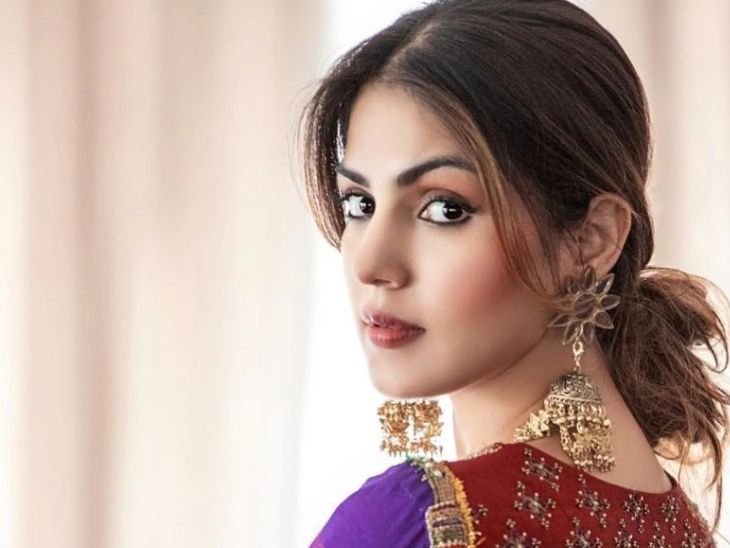 Rhea Chakraborty expressed her pain after going to jail | Rhea Chakraborty’s pain spilled after going to jail: Parents used to have alcohol parties with friends every day at home, she was very angry after coming out of jail