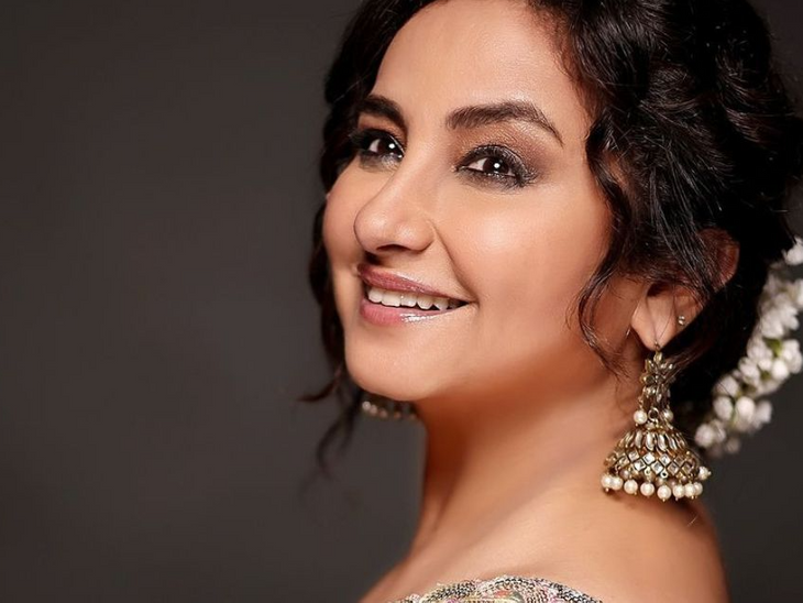 Divya Dutta horrendous experience at airport shares video say no notification Flight Cancellation no staff harassment at gate | Divya Dutta’s bad experience at airport: Taking a jibe at the airline, she wrote – flight was cancelled, did not even tell me!