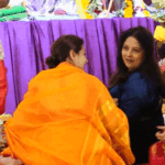 Kajol and Rani Mukerji take blessings at the Sarbojanin Durga Puja pandal. Kajol-Rani set up a pandal of Maa Durga: Actresses were seen engrossed in devotion, these celebs also marked their presence