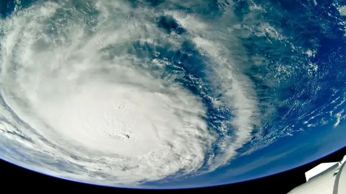 Scientists installed 4K camera 400 km above the earth, recorded ‘Mahastorm’ Milton’s View