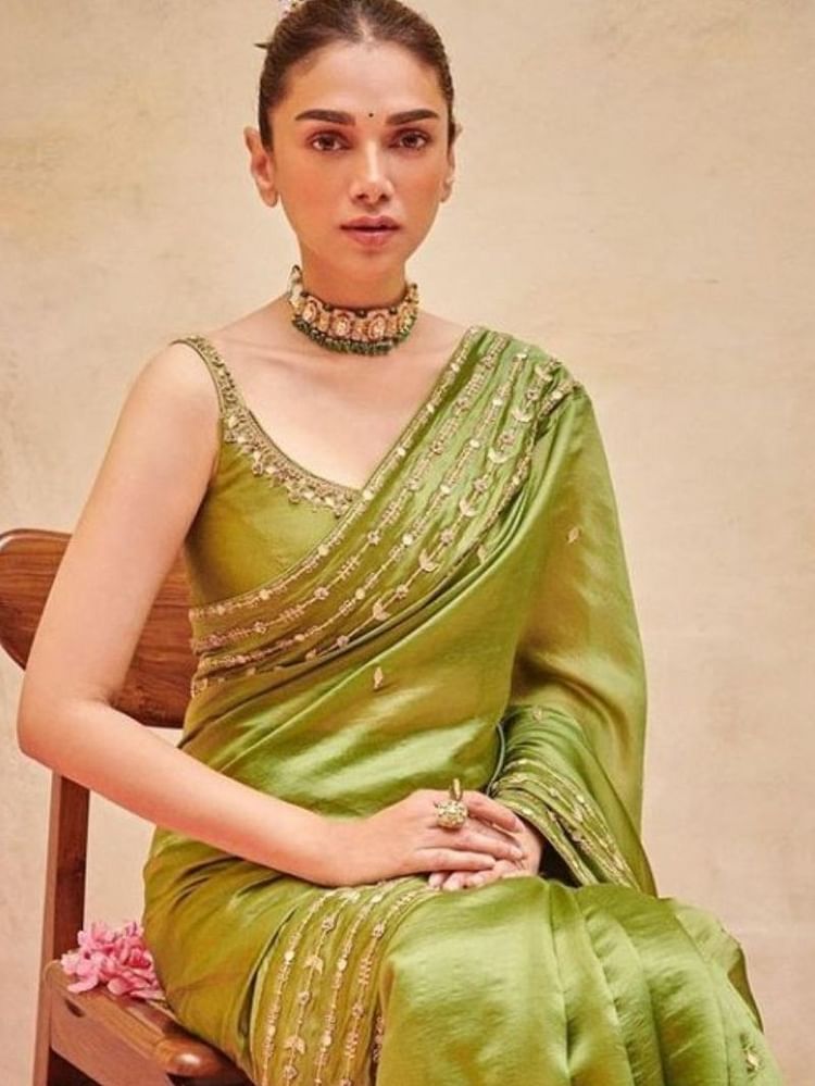 Wear such a green saree on Ahoi Ashtami