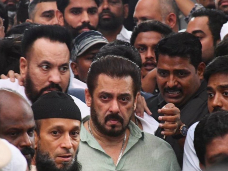 Salman again receives death threats, Mumbai traffic police receives another message. Salman again receives death threat: Mumbai Traffic Police receives message demanding ransom of Rs 2 crore