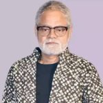 Sanjay Mishra wants to free the boats from mobile phones. Sanjay Mishra wants to free his children from mobile phones: On upbringing, he said – I advise them to live a simple life, no pressure