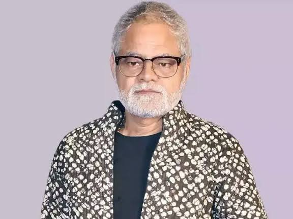 Sanjay Mishra wants to free the boats from mobile phones. Sanjay Mishra wants to free his children from mobile phones: On upbringing, he said – I advise them to live a simple life, no pressure