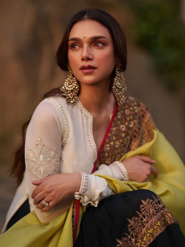 Those looks of Aditi Rao, which will help you look royal