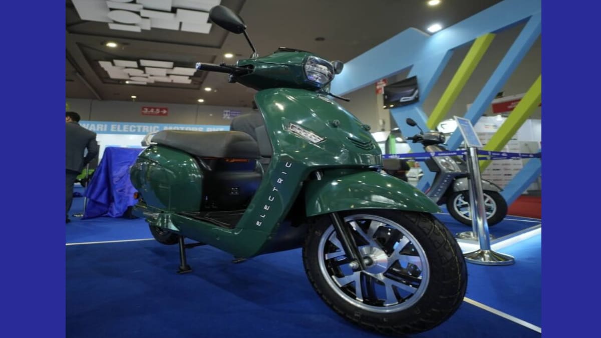 Godawari Electric Motors unveils Eblu Feo Z and Eblu Feo DX electric scooters range upto 150km Bharat Mobility Expo