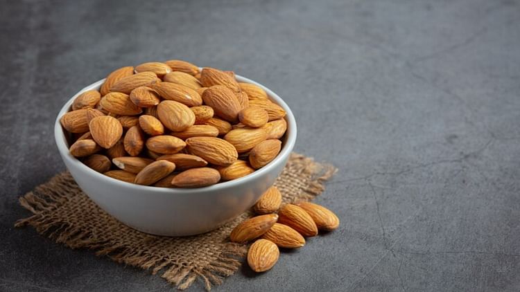 Almond Peel Benefits for Skin Know Its Uses and Advantages Protect Cells from Damage - Amar Ujala Hindi News Live