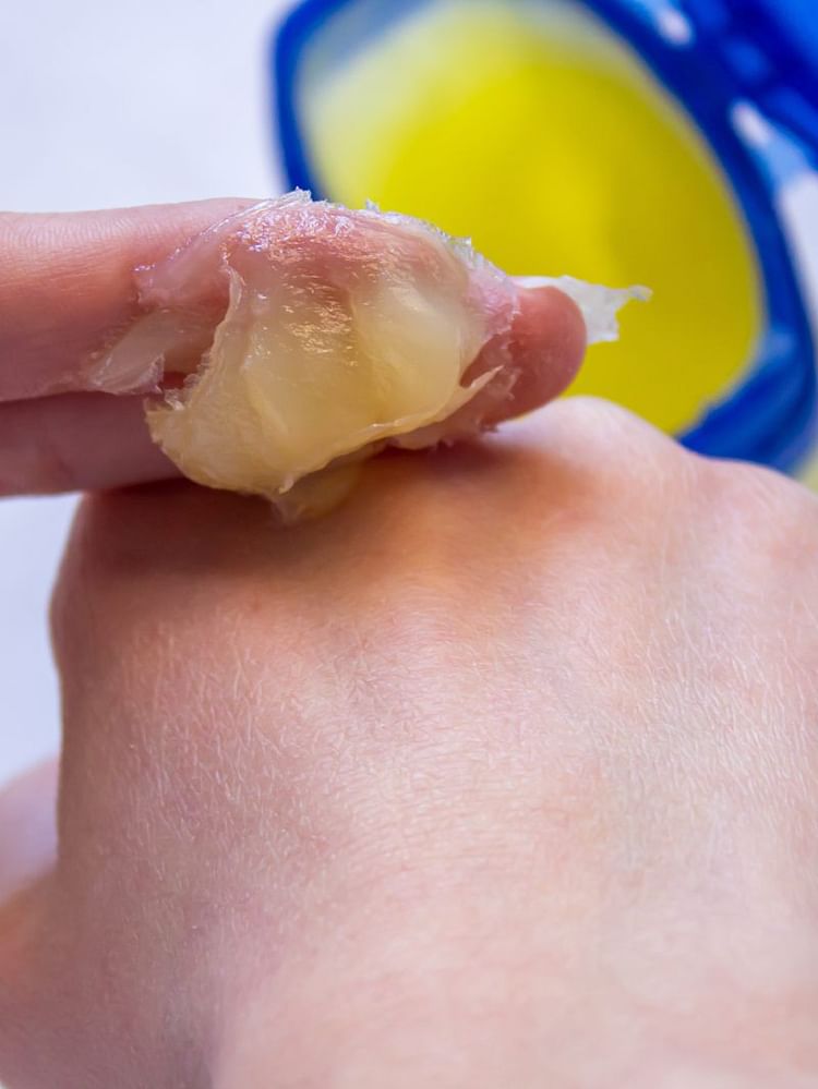 How to use petroleum jelly in winter