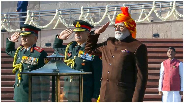 Republic Day 2025 PM Modi Unquue Style in Republic Day Parade Know About His Safa - Amar Ujala Hindi News Live