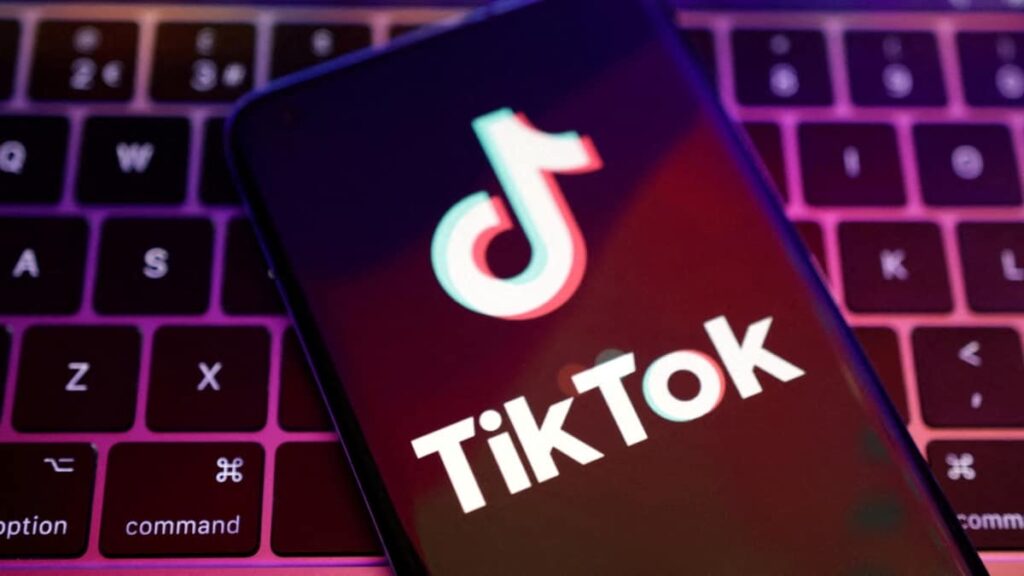 Tiktok Return Crushes Chinese competitors like Xiaohongshu on Apple and Google Play Store