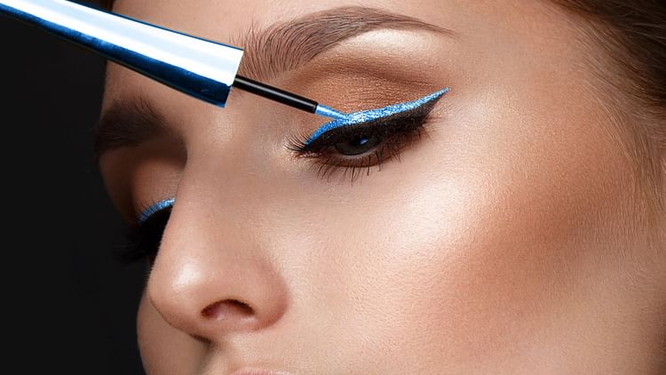 How to use eyeliner in a easy way step by step guide - Amar Ujala Hindi News Live